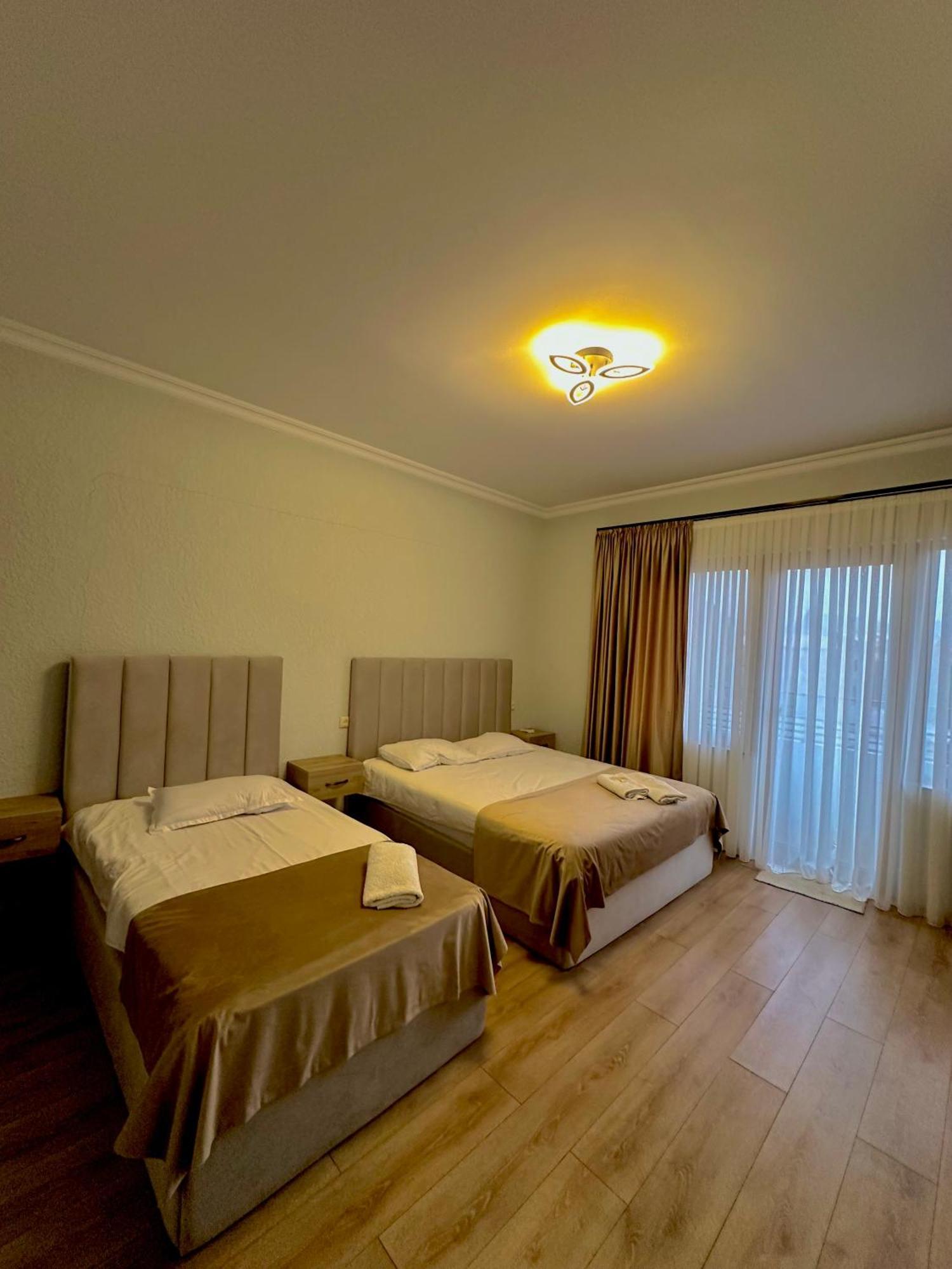 Hotel Balcony Kutaiszi Kültér fotó