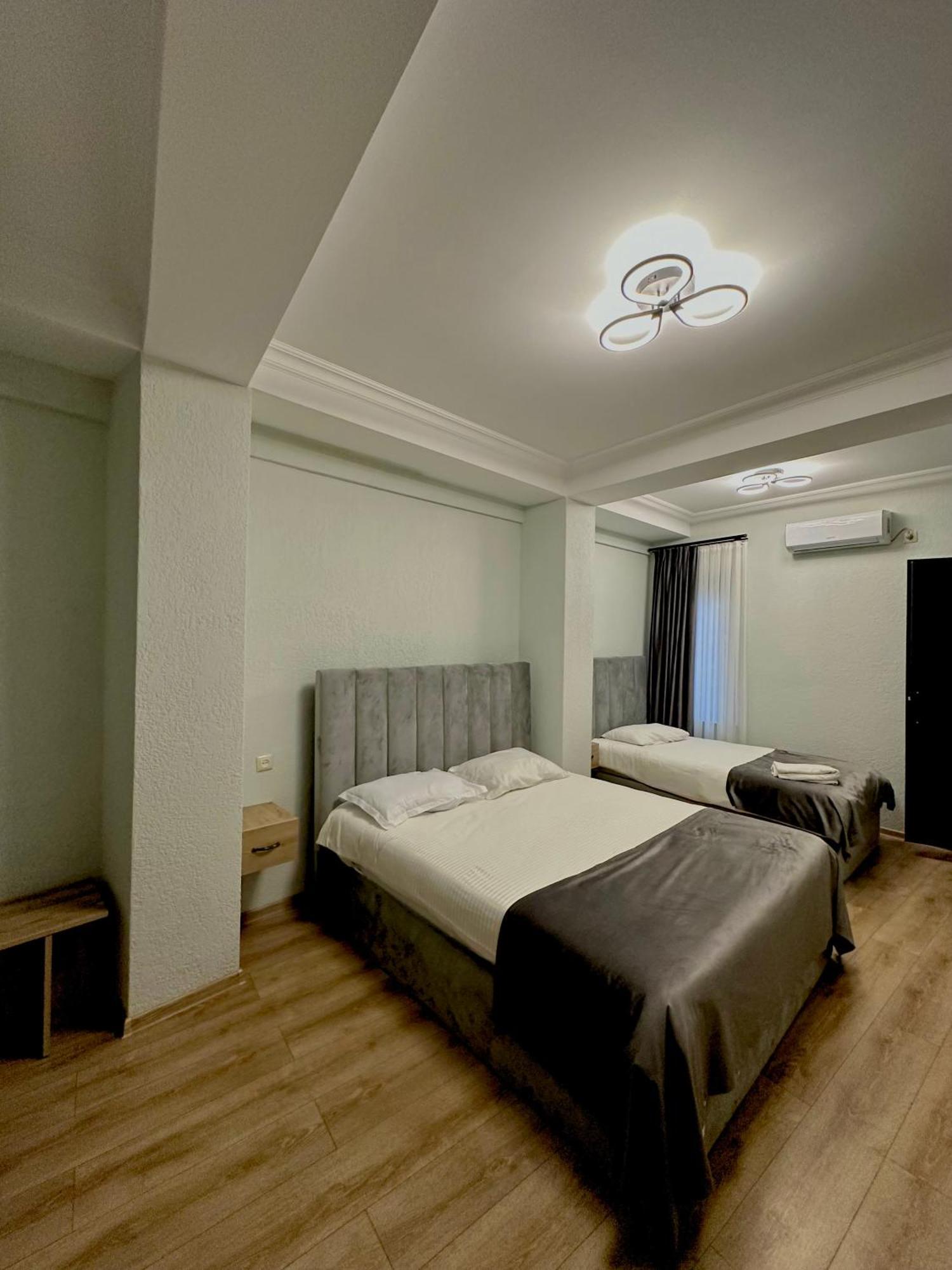 Hotel Balcony Kutaiszi Kültér fotó